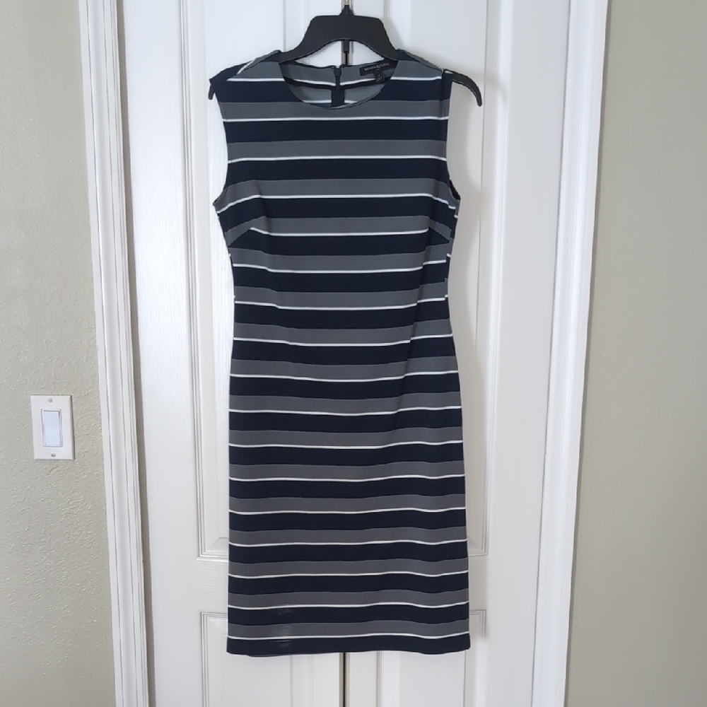 Banana Republic Navy/Grey and White Sleavless Sheath Midi Dress, Stretch Fabric.